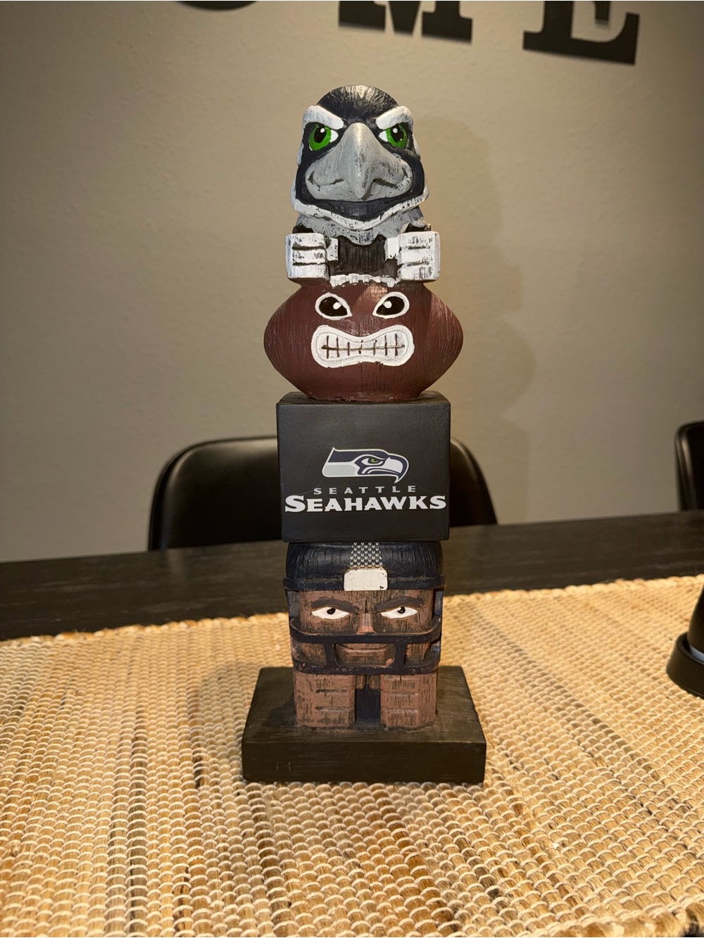 🇺🇸🎉Seattle Seahawks Totem Decor - Black, Brown, White, Green Accents